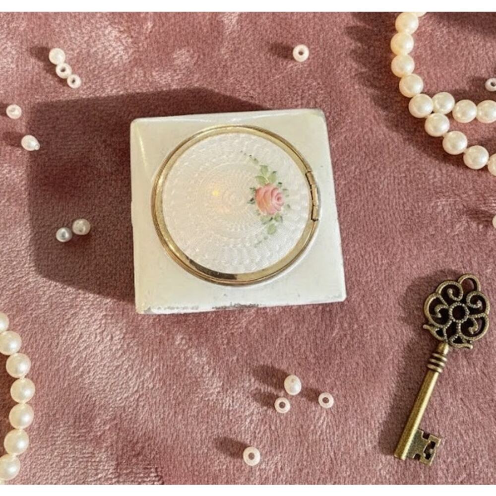 VTG Stratton Princess Dual Compact White Guilloche Enamel Hand Painted 1950s UK